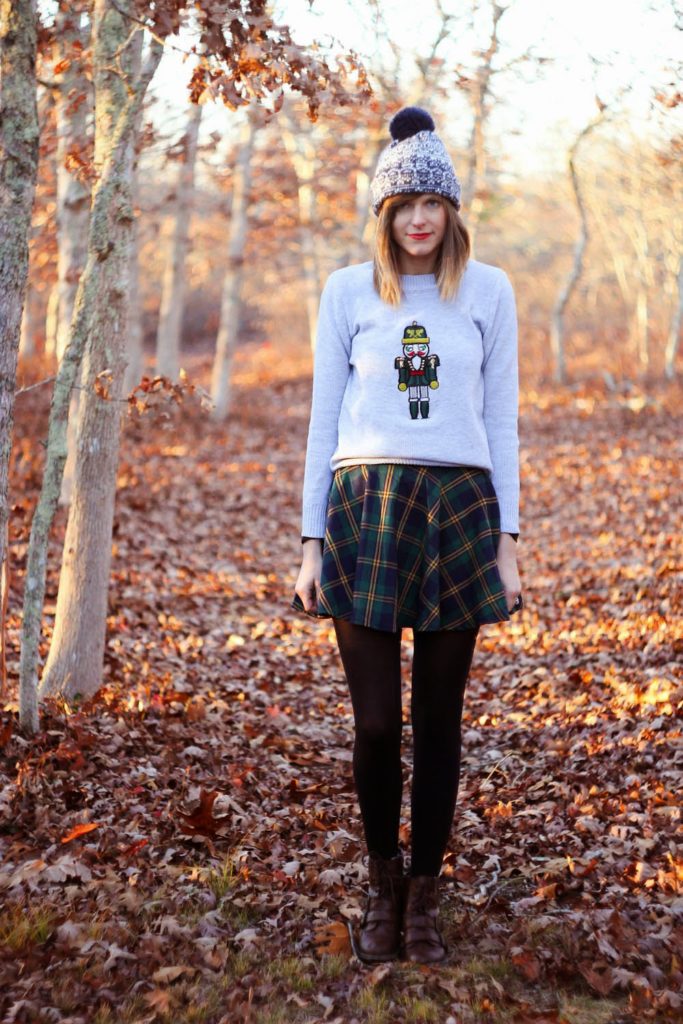 chicwish plaid skirt, larmoni nutcracker sweater, fall outfit photo, nyc blog, nyc vintage blog, vintage fashion blog