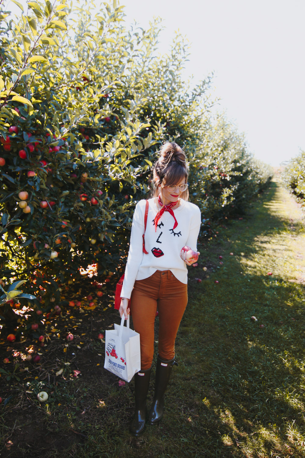 Seven Ponds Orchard, apple picking outfit